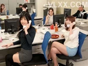 Cô bạn học thời thơ ấu gạ địt tôi ngay trên trường