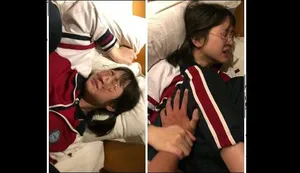 Cặp đôi khiêu dâm chuyên nghiệp đam mê show diễn, khoe mặt và sự cám dỗ của lụa đen, lời nói dâm dục, quan hệ bằng miệng, con cặc to, để cậu bé ra vào